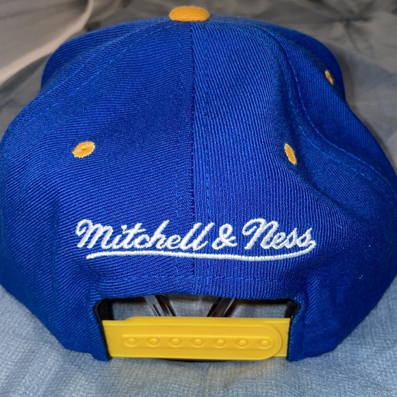 Mitchell & Ness Golden State Warriors Hat - Picture 2 of 6